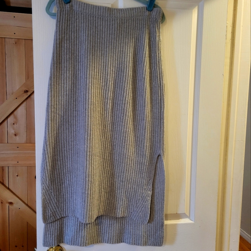 Long knitted skirt